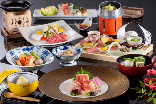 *ご夕食　ホテル棟　和食会席（料理一例）