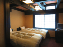 松の家　　　　　　　　　　10帖＋囲炉裏＋ツインベッドルーム