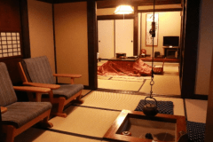 松の家　　　　　　　　　　10帖＋囲炉裏＋ツインベッドルーム