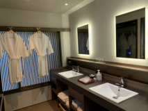 セミスイート游