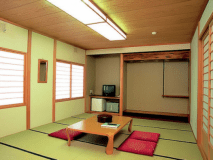 【ヌプリ館和室】リーズナブルに泊まることができる。