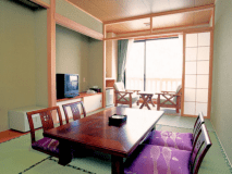 【羊蹄館和室】のんびり疲れを癒すには和室もおすすめ。