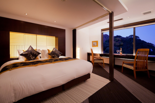 【客室一例】[禁煙]源泉かけ流し露天風呂付ベッドルーム40平米／201号室