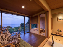 【客室一例】ヒノキの露天風呂付き客室 (和室10畳+広縁)／203号室