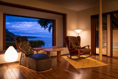 【客室一例】源泉かけ流し露天風呂付ベッドルーム／302号室