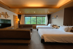 【渓流側ワイドツイン】本館10階155◆洋室　37平米