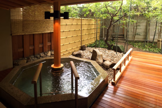 庭園露天風呂「立ちっぱなしの湯」