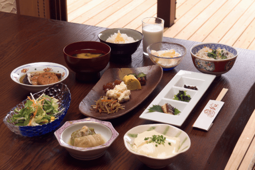 ◆朝食イメージ
朝食も地元ならではの手づくり料理。バイキングだからお好みに合わせて