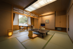 ◆和室「ほのぼの」
アースカラーを中心にまとめたしつらいの中で、「ホッと」出来る空間を体感いただけます。 懐かしい日本旅館の客室に椅子・テーブルスタイルの炬燵を広縁に用意しました。