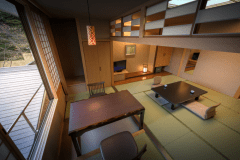 ◆和室「ほのぼの」
窓側からの「ほのぼの」客室