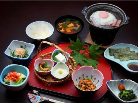 地場産の食材たっぷりの朝食の一例です。