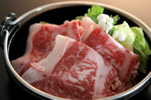 上州牛すき焼き付き会席の一例です。おいしい上州牛をお召し上がりください。