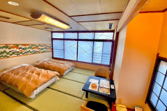 ツインベッド付和室２間〈禁煙〉