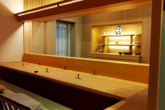 料亭月待ち　カウンターもございます。