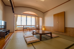 【本館】和室10畳　窓側向き