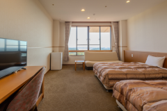 【本館】ツイン　窓側向き