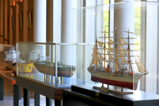 ‐FEEL THE OCEAN‐ 館内インテリアは、穏やかで心安らぐ「横浜の港と海」をイメージ。