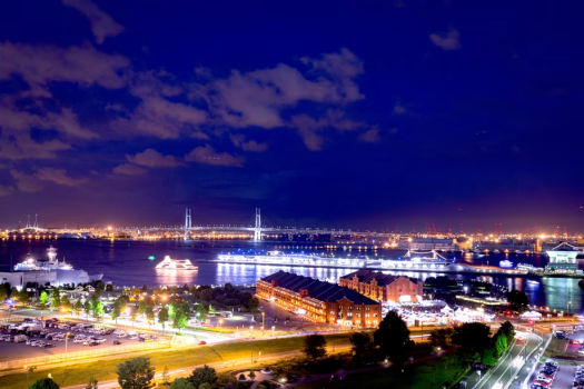 上層階のスイート客室からは、横浜港とベイブリッジがご覧いただけます。