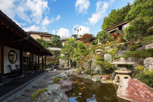 2000坪の日本庭園