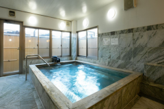 【ベストレート】(最安値） 西舞鶴駅すぐ側！★素泊まりプラン★　大浴場あります！　バイク専用駐車場あります！