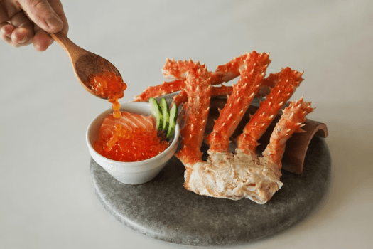 【料理】蟹とますイクラ＆サーモン小鉢丼　※イメージ