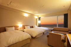 【お部屋】【モデレートトリプル/海を臨む】40㎡／4名迄／喫煙