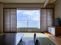 【和室/海を臨む】10～12畳／4名迄／喫煙