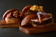 上州牛パティ×群馬名産バンズの絶品ハンバーガー