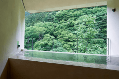 【姉妹館貸切風呂】天を望み、川を眺める「望天」