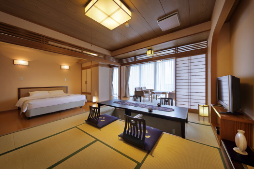 [Touzankaku] 12-Tatami Japanese Room + Queen Bed Japanese-Western Room: “Mino”