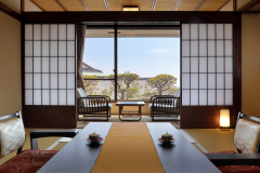 【漆宝閣】落ち着いたケヤキ造り純和風客室(和室10畳+広縁) 【漆宝閣】落ち着いたケヤキ造り純和風客室(和室10畳+広縁)