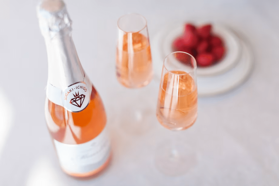 【～春休みの利用に最適～秋保温泉で寛ぐ休日】「ミガキイチゴ・ムス―」スパークリングワイン付プラン