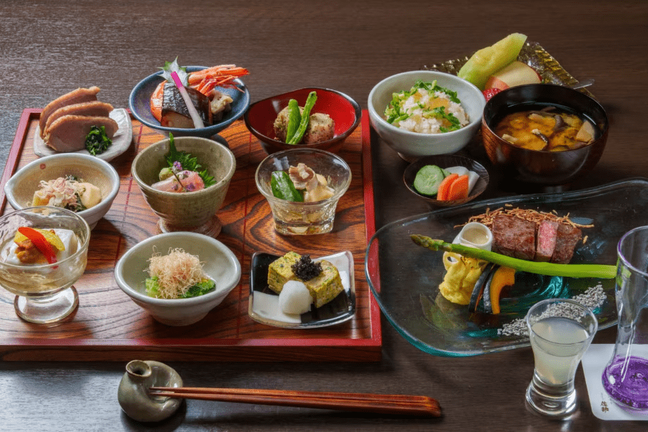 Experience Akiu&rsquo;s Craftsmanship: "Akiu Gozen" Washoku Course Served on Locally Crafted Tableware  A premium stay at Hotel Sakan, featuring a private dining experience that blends regional art and seasonal flavors.