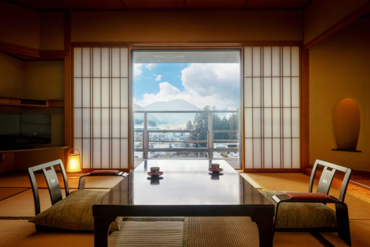 【山翠館：和室】“ほっ”と一息つける和のぬくもりが魅力。