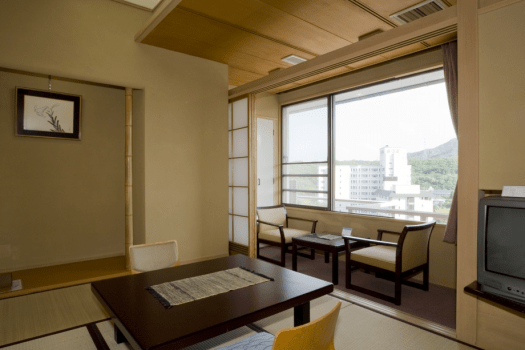 お部屋はコンパクトサイズ☆　だ・け・ど！佐勘の温泉や、ご当地の美味は十二分に満喫できる　