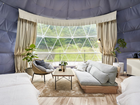 【パリ】洗練されたカラーリングのインテリアが素敵。都会的なパリの雰囲気が漂う