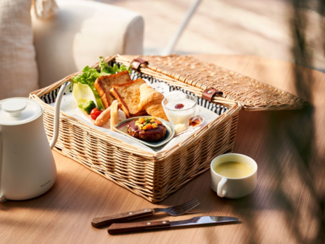 朝食は「朝食バスケット」または「本館バイキング」よりお選びください（グループ同一）