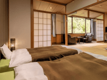 ＜ワンちゃんを見守れる安心客室♪＞17.5畳和室／和ベッド／源泉かけし露天風呂／屋外ドッグラン／禁煙