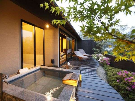 客室露天風呂の一例（蕪）