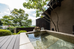 【茜-二階建】源泉掛け流し露天風呂付　絶景を望む古民家風離れ