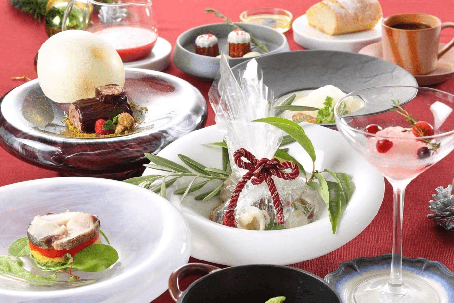 【クリスマス限定／2食付】海辺の聖夜、五感を満たす美食の旅 ─ 温泉&times;フルコース【夕食18:00～】