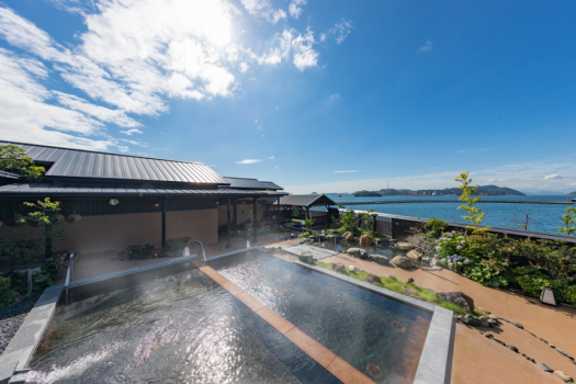 瀬戸内温泉たまの湯　露天風呂（棚田の湯）