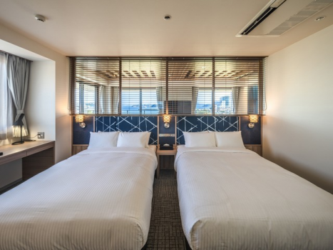 Corner Suite (with balcony)