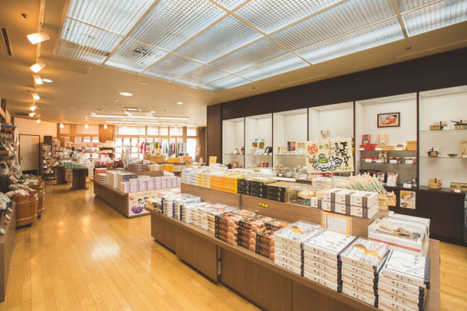 売店では下呂温泉のお土産を多種揃えて皆様のお越しをお待ちいたしております。 売店では下呂温泉のお土産を多種揃えて皆様のお越しをお待ちいたしております。