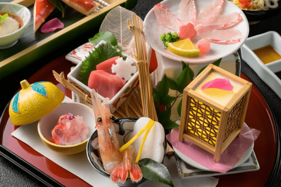 見た目にも華やかな、旬のお造り。ひとつひとつ素材の味わいをお楽しみください。