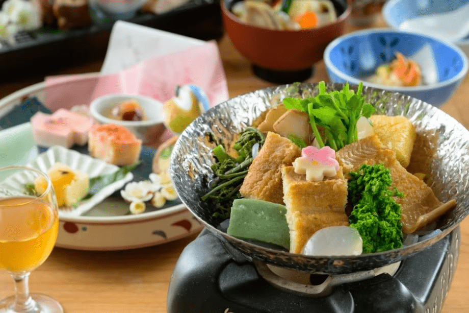 あなご鍋は、ふっくらとやわらかい身を存分にお楽しみいただけます。