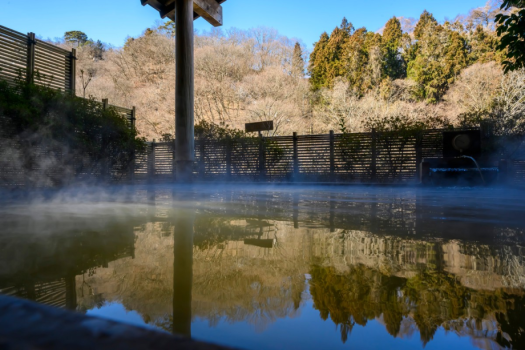 伊香保の山々を望む露天風呂。当宿自慢の景色をお楽しみください。