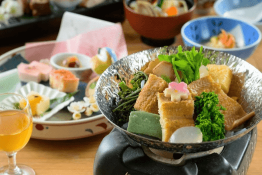 あなご鍋は、ふっくらとやわらかい身を存分にお楽しみいただけます。