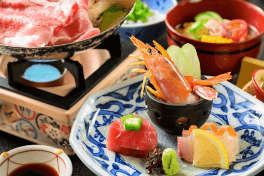 【美味少量会席-ことほぎ-】おきりこみ饂飩やお造りほか、見た目にも華やかな夏のお料理をご用意しました。