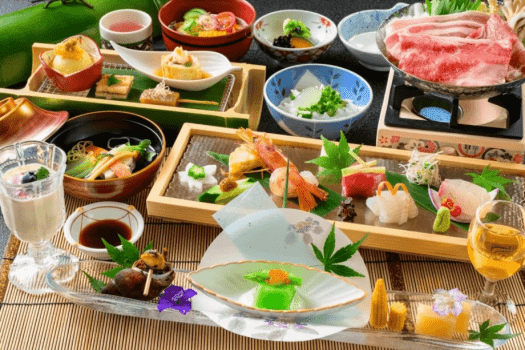 【夏の上州味覚会席】器にもこだわった、季節を感じる美しいお料理です。
